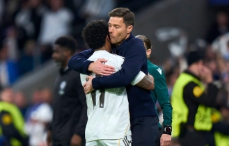 ছন্দহীন রিয়ালে আলোনসোর পাশে দল ছন্দহীন রিয়ালে আলোনসোর পাশে দল