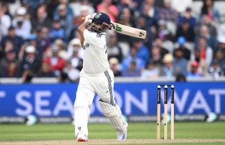 শেবাগের ছক্কার রেকর্ড স্পর্শ করলেন পান্ত