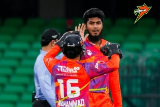 পিএসএলে রানবন্যার ম্যাচে দলের সবচেয়ে মিতব্যয়ী বোলার রিশাদ