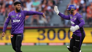 মেলবোর্ন রেনেগেডসের বিপক্ষে রিশাদের ২ উইকেট