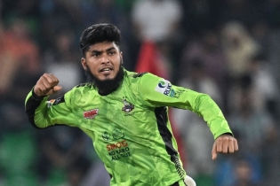 নিলামের আগে রিশাদকে ছেড়ে দিল লাহোর, প্রথমবার পিএসএলে স্মিথ