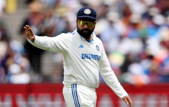 টেস্ট ক্রিকেটকে বিদায় জানালেন রোহিত