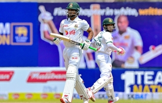 শান্ত-মুশফিক জুটিতে চাপ কাটাল বাংলাদেশ