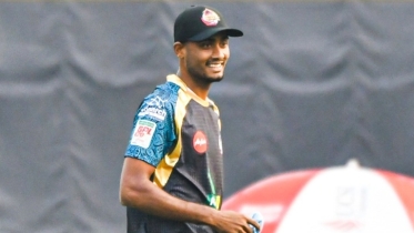 বিপিএলের উদ্বোধনী ম্যাচে শরীফুলের হ্যাটট্রিক