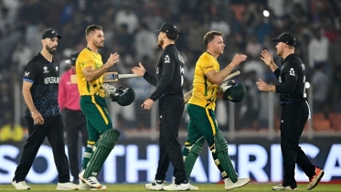 নিউ জিল্যান্ডের বাধা পার হওয়ার অপেক্ষায় দক্ষিণ আফ্রিকা নিউ জিল্যান্ডের বাধা পার হওয়ার অপেক্ষায় দক্ষিণ আফ্রিকা