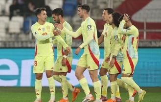 রেকর্ড গড়া জয়ে বিশ্বকাপের আরও কাছে স্পেন রেকর্ড গড়া জয়ে বিশ্বকাপের আরও কাছে স্পেন