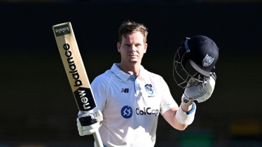 অ্যাশেজের আগে মাঠে ফিরেই স্মিথের সেঞ্চুরি অ্যাশেজের আগে মাঠে ফিরেই স্মিথের সেঞ্চুরি