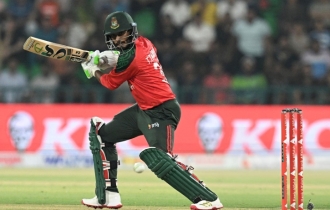 পাকিস্তানে ব্যাট হাতে আলো ছড়িয়ে ক্যারিয়ার সেরা র‌্যাঙ্কিংয়ে তানজিদ