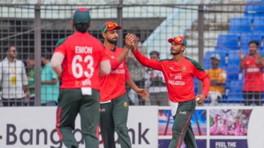 ৫ ক্যাচ নিয়ে তানজিদের বিশ্বরেকর্ড