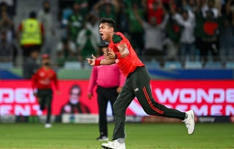 তৃতীয় বাংলাদেশি হিসেবে টি-টুয়েন্টিতে তাসকিনের ১০০