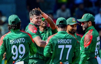 তাসকিনের নৈপুণ্যে আড়াইশর আগে অলআউট শ্রীলঙ্কা