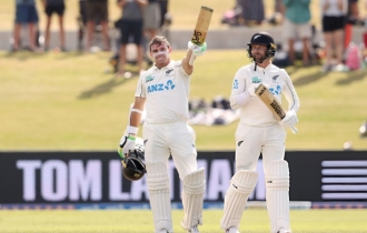ল্যাথাম-কনওয়ের রেকর্ড জুটিতে রান পাহাড়ে নিউ জিল্যান্ড