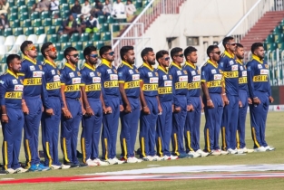 পাকিস্তান ছেড়ে দেশে ফিরছেন শ্রীলঙ্কার ২ ক্রিকেটার