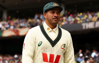 আন্তর্জাতিক ক্রিকেটকে বিদায় জানালেন খাজা
