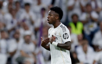 ক্লাসিকোয় ক্ষুব্ধ প্রতিক্রিয়ার জন্য ক্ষমা চাইলেন ভিনিসুস ক্লাসিকোয় ক্ষুব্ধ প্রতিক্রিয়ার জন্য ক্ষমা চাইলেন ভিনিসুস