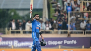 দারুণ ছন্দে থাকা কোহলিকে নিয়ে ২০২৭ বিশ্বকাপের আলোচনা করতে মানা