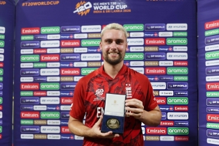 ইংল্যান্ডকে জিতিয়ে ওয়াটসনের রেকর্ড স্পর্শ করলেন জ্যাকস