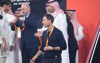 বার্সার কাছে হারের পর সুপার কাপকে সবচেয়ে কম গুরুত্বপূর্ণ বললেন আলোনসো বার্সার কাছে হারের পর সুপার কাপকে সবচেয়ে কম গুরুত্বপূর্ণ বললেন আলোনসো