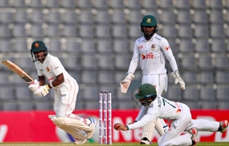 মিরাজ-তাইজুলের লড়াই ম্লান করে জিতল জিম্বাবুয়ে