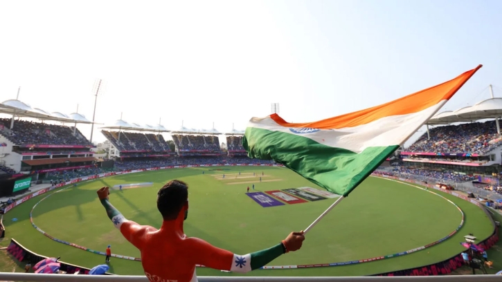 ফাঁকা গ্যালারি, বাজে মাঠ এবং আরও যত বিতর্ক ফাঁকা গ্যালারি, বাজে মাঠ এবং আরও যত বিতর্ক