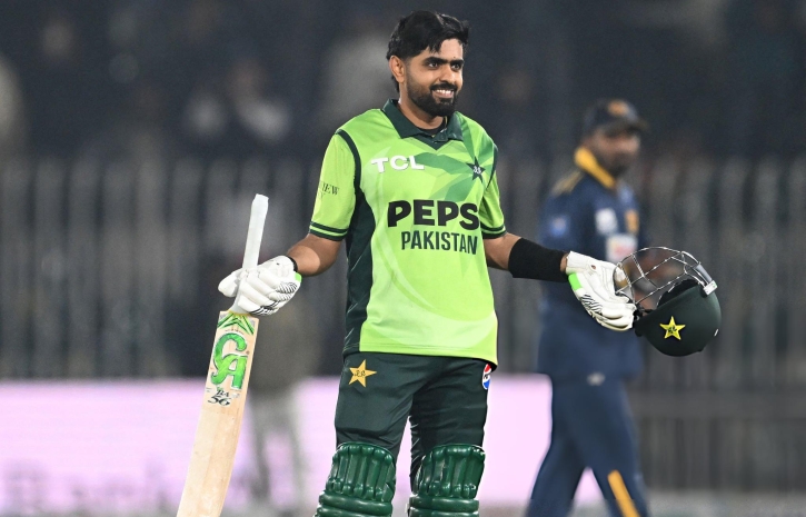 ৮০৭ দিন পর করা সেঞ্চুরিতে সাইদ আনোয়ারের পাশে বাবর