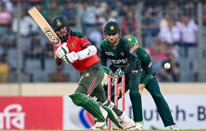 জাকেরের ফিফটিতে বাংলাদেশের লড়াকু সংগ্রহ