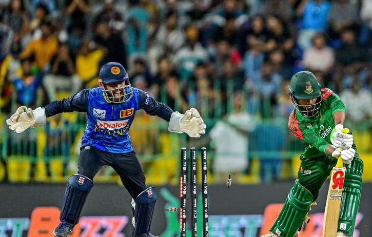 অবিশ্বাস্য ব্যাটিং ধসে হারল বাংলাদেশ