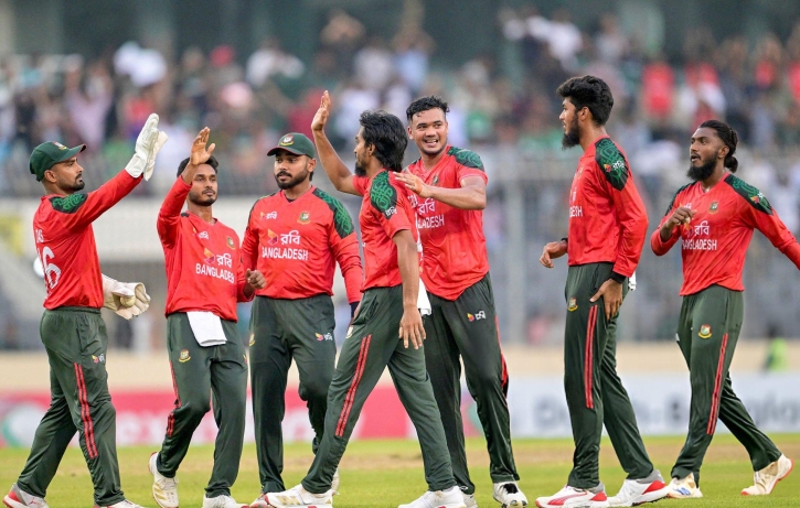 দুর্দান্ত বোলিংয়ে পাকিস্তানকে ১১০ রানে থামাল বাংলাদেশ