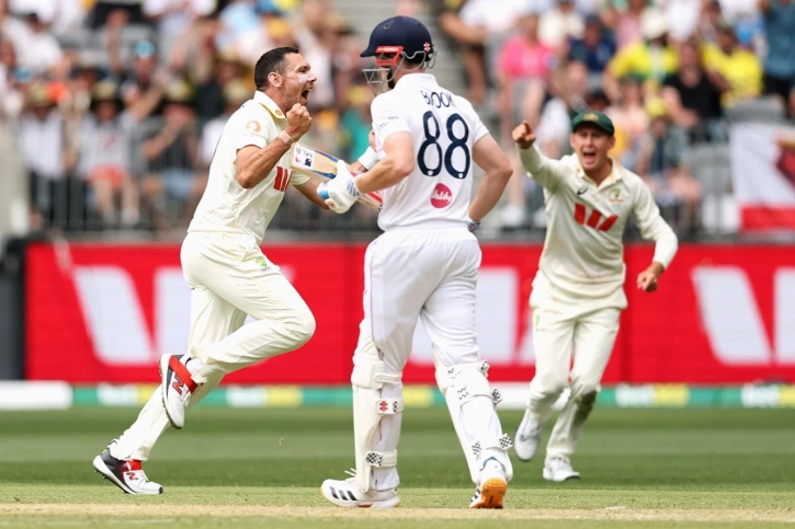 এবার ১৬৪ রানে অলআউট ইংল্যান্ড, অস্ট্রেলিয়ার লক্ষ্য ২০৫