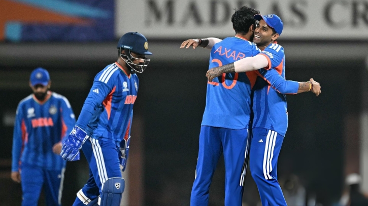 জিম্বাবুয়েকে গুঁড়িয়ে সেমির লড়াইয়ে টিকে থাকল ভারত