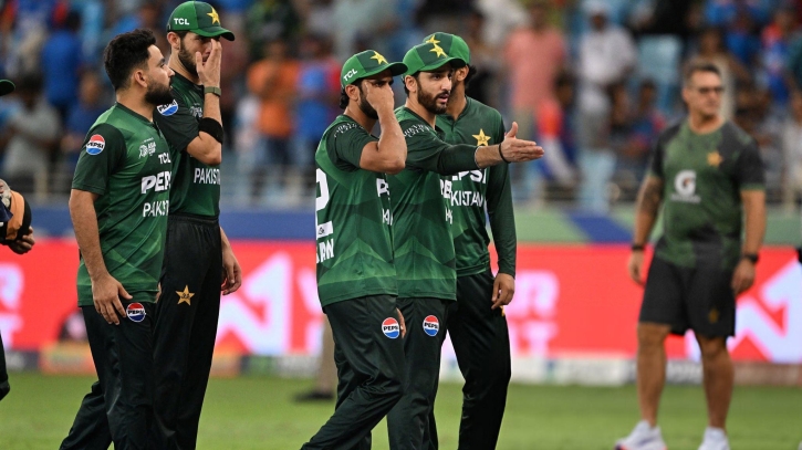 ভারতীয় খেলোয়াড়রা হাত না মেলানোয় হতাশ পাকিস্তান কোচ ভারতীয় খেলোয়াড়রা হাত না মেলানোয় হতাশ পাকিস্তান কোচ