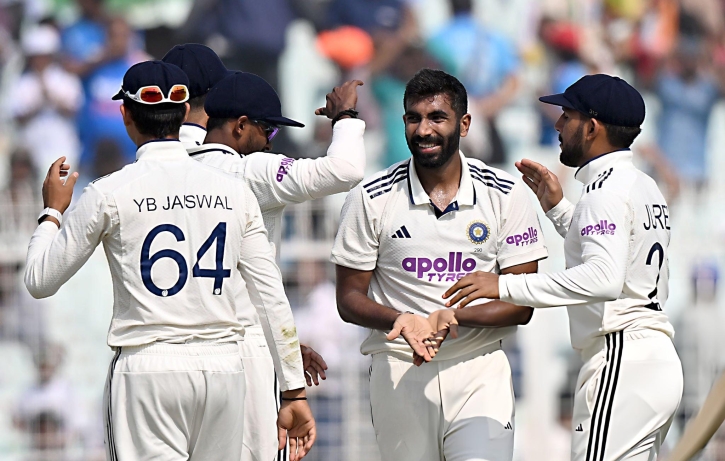 বুমরাহর পেস তোপে প্রথম দিনে ভারতের দাপট