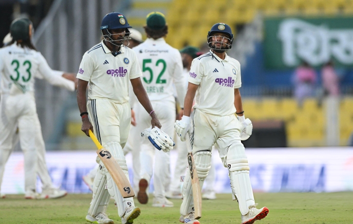 ৫৪৯ রানের লক্ষ্য তাড়ায় ভারতের নেই ২ উইকেট