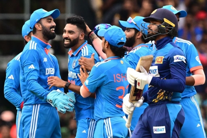 সিরাজের বিধ্বংসী বোলিংয়ে শিরোপা ভারতের সিরাজের বিধ্বংসী বোলিংয়ে শিরোপা ভারতের