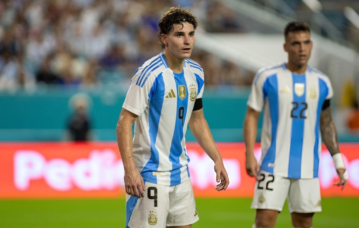 ভ্যাকসিন না নেওয়ায় আর্জেন্টিনা দল থেকে বাদ আলভারেসসহ ৩ জন