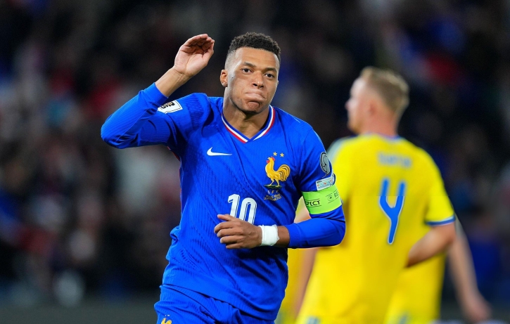 ৪০০ ক্যারিয়ার গোলের পর হাজারে চোখ এমবাপ্পের