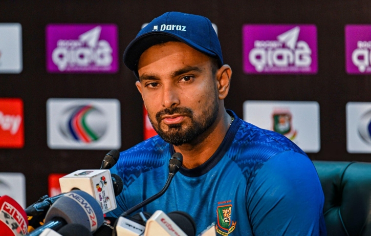 আমাকে পুরোপুরি বলা হয়েছে, সিলেক্টর প্যানেল থেকে এবং বোর্ড থেকে যে আমাকে যে দলটা দেওয়া হবে, আমি সেই দলটা নিয়েই কাজ করতে হবে। এখানে আমার বলার কিছু থাকবে না ▷