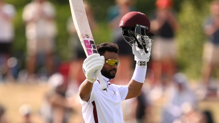 হোপের ব্যাটে হার এড়াতে লড়ছে উইন্ডিজ