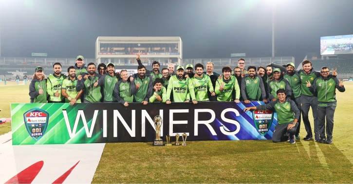 সহজ জয়ে শ্রীলঙ্কাকে হোয়াইটওয়াশড করল পাকিস্তান