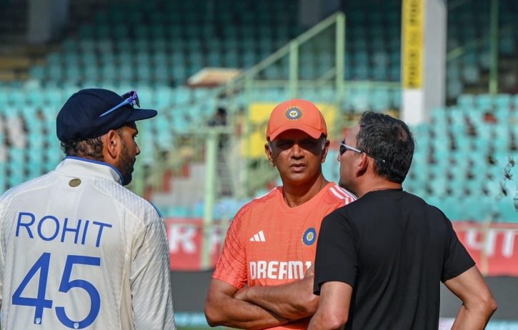 বিশ্বকাপ নিয়ে আগারকার-দ্রাবিড়ের সঙ্গে বৈঠকের বিষয়টি ভুয়া: রোহিত বিশ্বকাপ নিয়ে আগারকার-দ্রাবিড়ের সঙ্গে বৈঠকের বিষয়টি ভুয়া: রোহিত