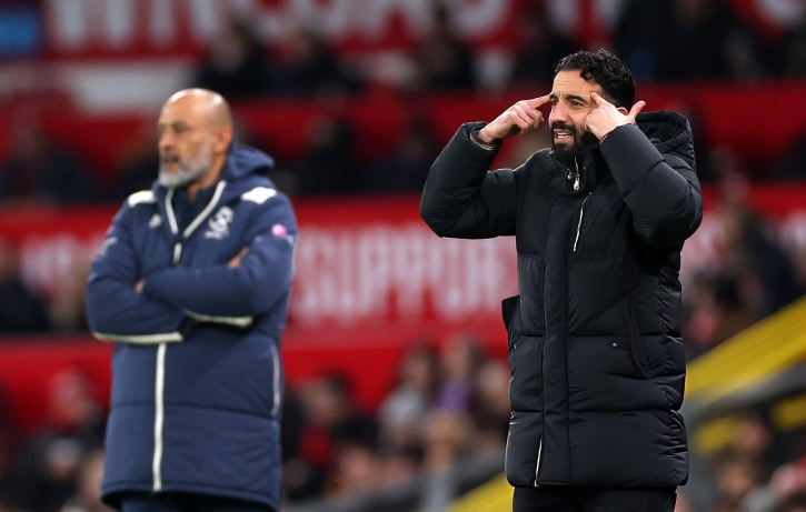 শেষ দিকের গোলে পয়েন্ট খুঁইয়ে ক্ষুব্ধ ম্যানইউ কোচ