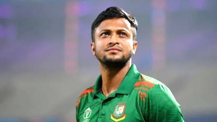 আমি বিয়ে করলাম। সে (তামিম) বিয়ে করল। দুজনের বাসা আলাদা, আলাদা জায়গায় থাকা—এভাবে (দুজনের) সময়টা অনেক কমে যায়।’
