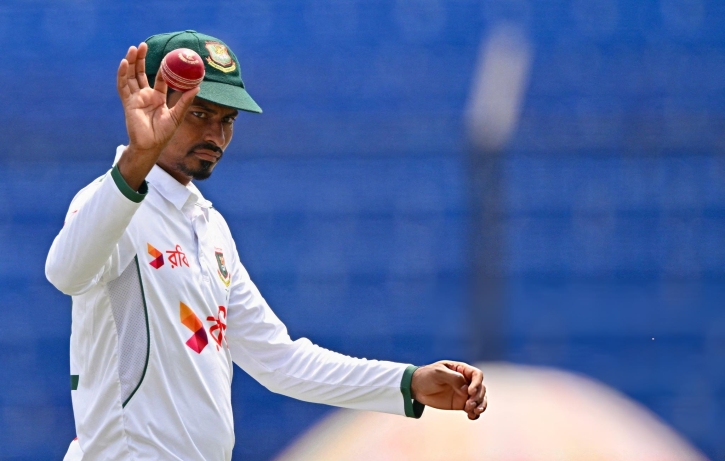 নভেম্বরের সেরার লড়াইয়ে তাইজুল