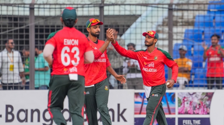 ৫ ক্যাচ নিয়ে তানজিদের বিশ্বরেকর্ড