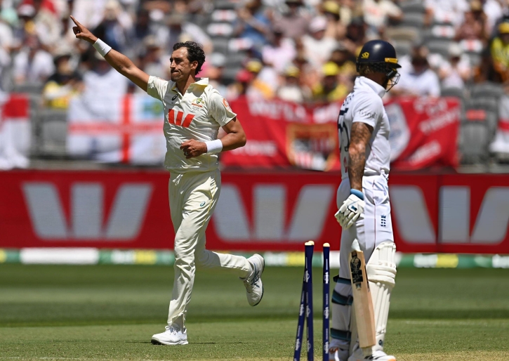 স্টার্কের পেস তোপে ১৭২ রানে অলআউট ইংল্যান্ড