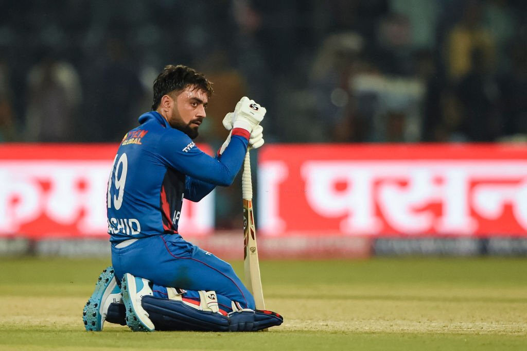 মুজিব আউট হবার পর হাল ছেড়ে দেন রশিদ